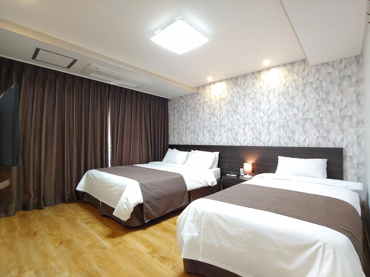 Jeju Lavender Hotel Seogwipo-stad Buitenkant foto