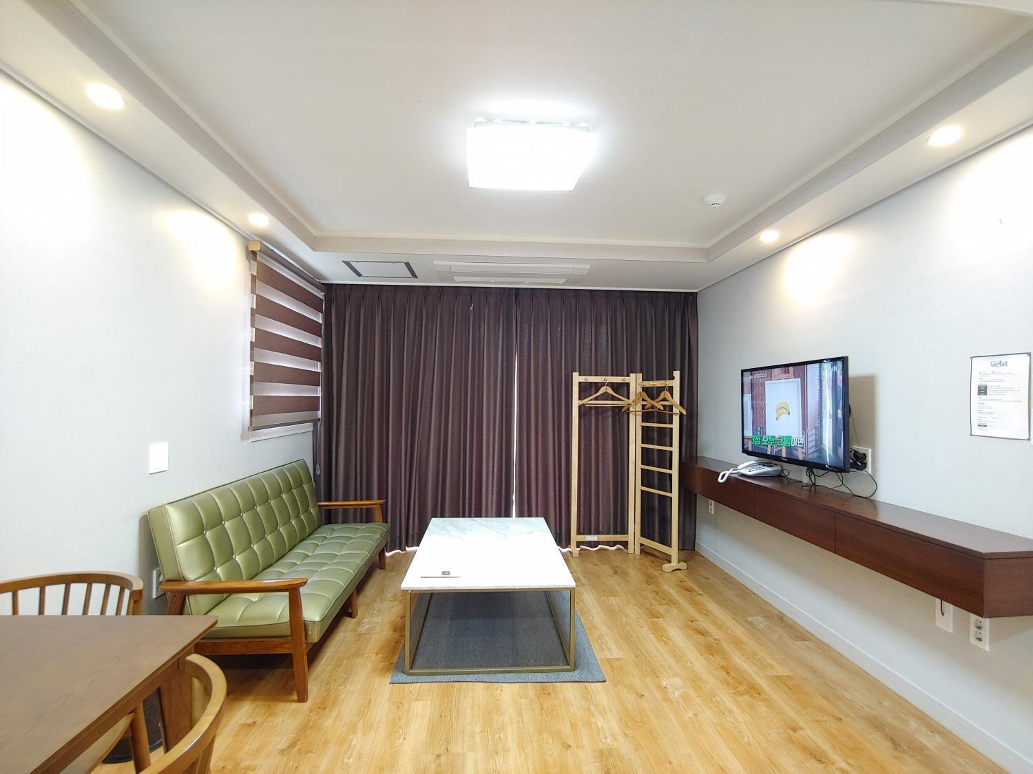 Jeju Lavender Hotel Seogwipo-stad Buitenkant foto