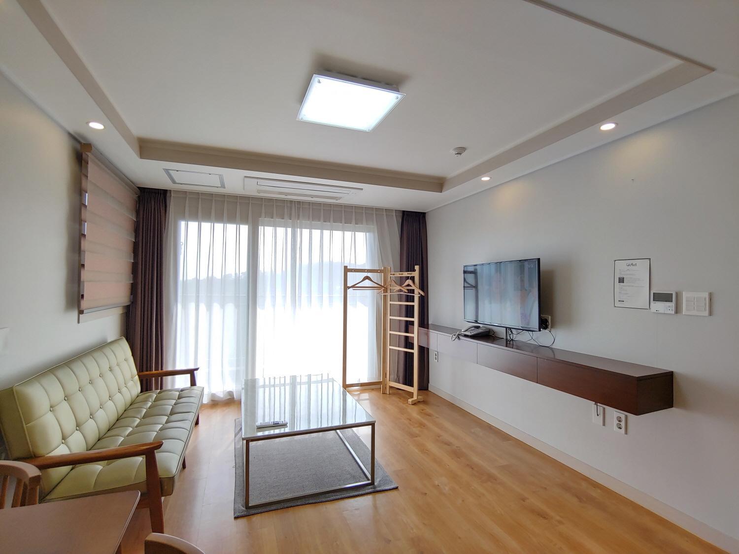 Jeju Lavender Hotel Seogwipo-stad Buitenkant foto