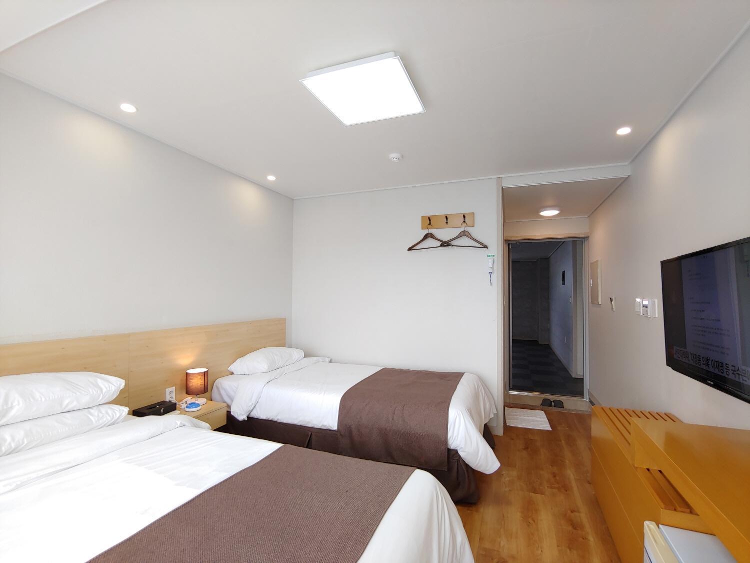 Jeju Lavender Hotel Seogwipo-stad Buitenkant foto