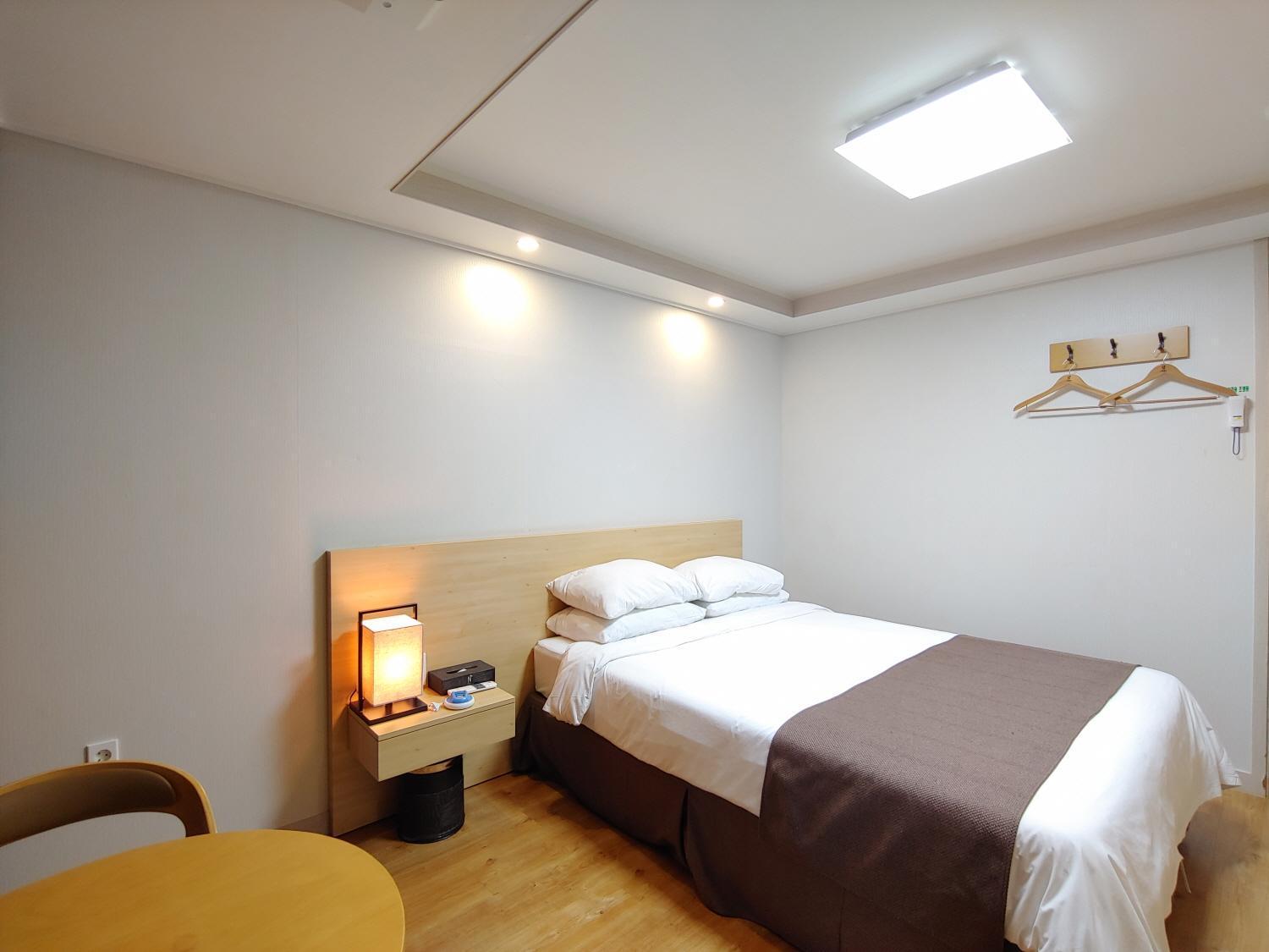 Jeju Lavender Hotel Seogwipo-stad Buitenkant foto