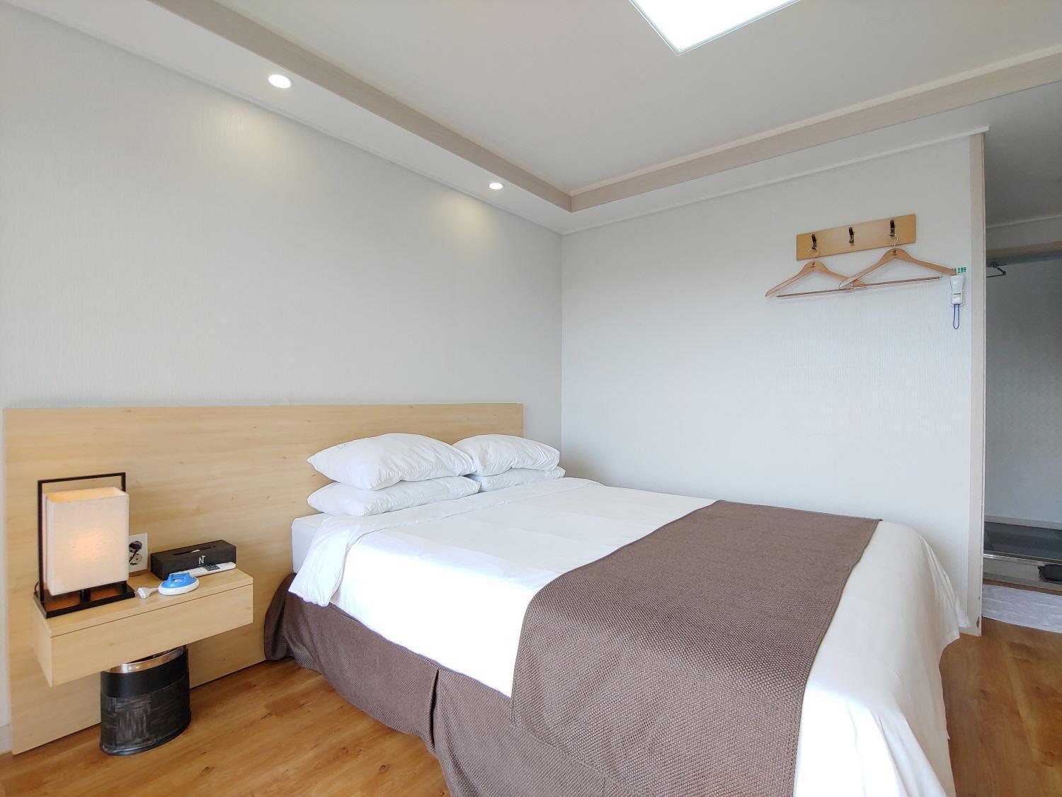 Jeju Lavender Hotel Seogwipo-stad Buitenkant foto